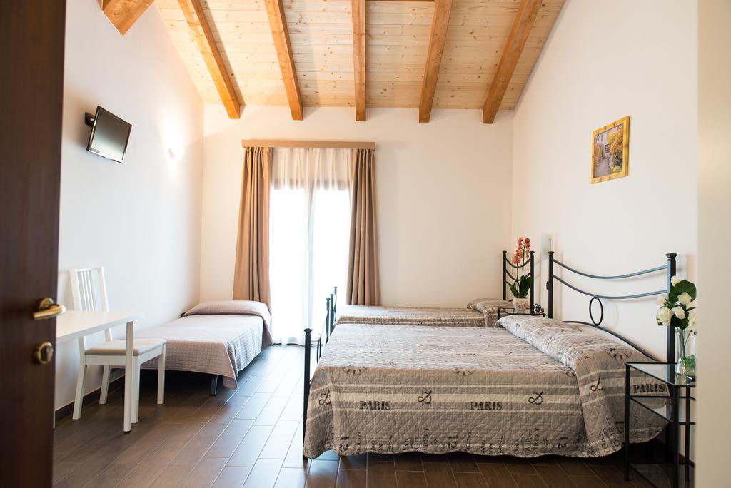 Agriturismo Chesini Castelnuovo del Garda Kültér fotó